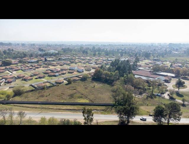 LAND FOR SALE IN STRUBENVALE